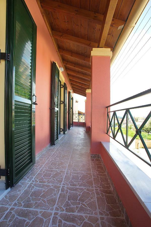 Mantouki Darmani Spyros Apartments מראה חיצוני תמונה